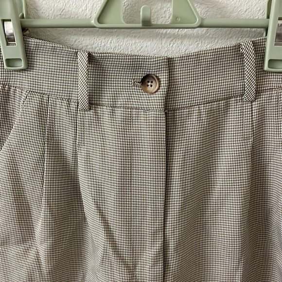 New modref light brown houndstooth super high waisted shorts size small - Picture 3 of 5